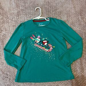 Girl’s Penguins Christmas Shirt Size 6